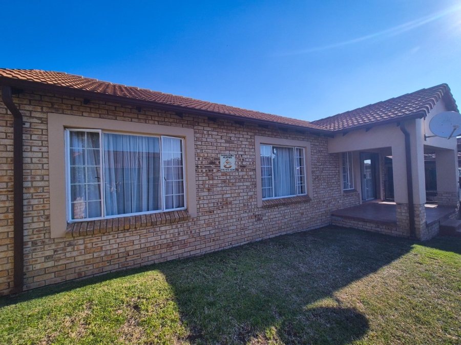 3 Bedroom Property for Sale in Sasolburg Ext 11 Free State